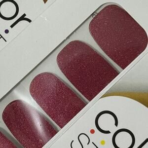 New Color Street “How You Dune?” Muted Red Shimmer Red Shade Nail Strips